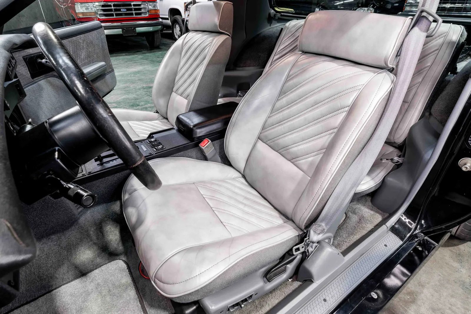1987-Chevrolet-Camaro-Onyx Black-155823-45.jpg